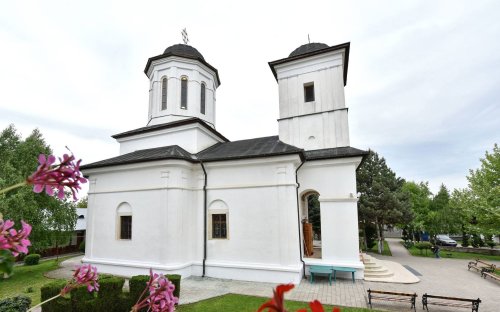 Sclipirile Luminii: Mănăstirea Nucet din judeţul Dâmboviţa