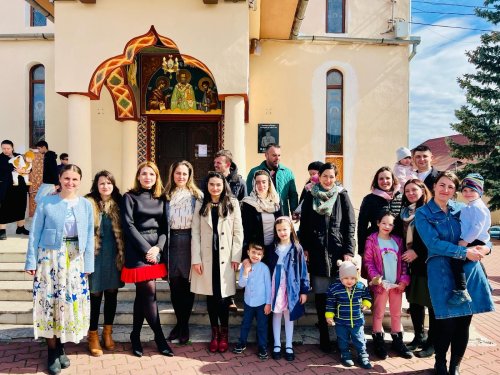 Proiect caritabil dedicat tinerelor mame în parohii din Sibiu şi Cisnădie Poza 289410