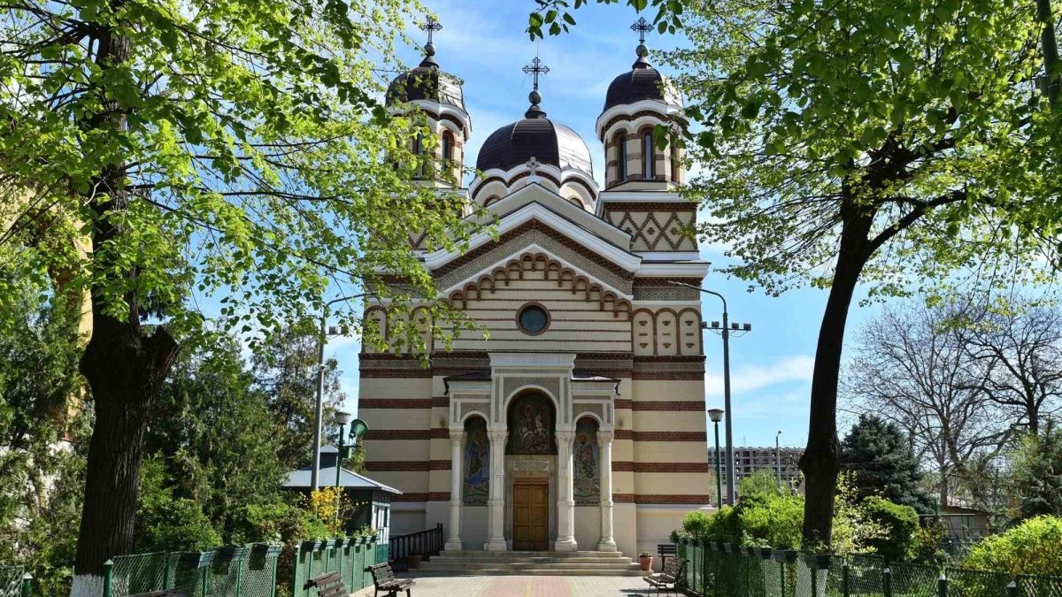 Sclipirile Luminii: Biserica „Sfântul Gheorghe” - Andronache din Bucureşti