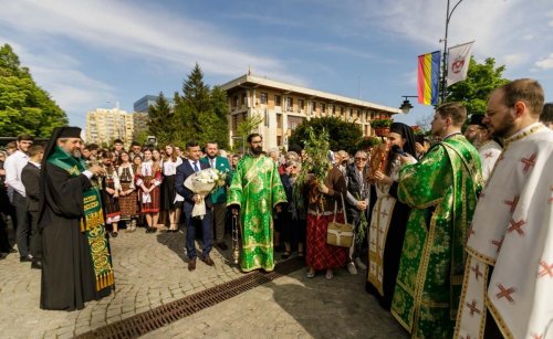 Peste 1.500 de ieșeni în rugăciune la procesiunea de Florii
