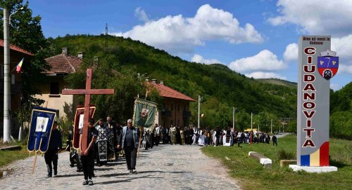 Procesiunea „Drumul Crucii” la Ciudanovița
